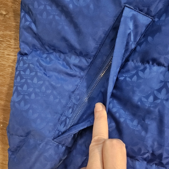 New Adidas Woman's Puffer Jacket Royal Blue Sz L - Picture 14 of 15